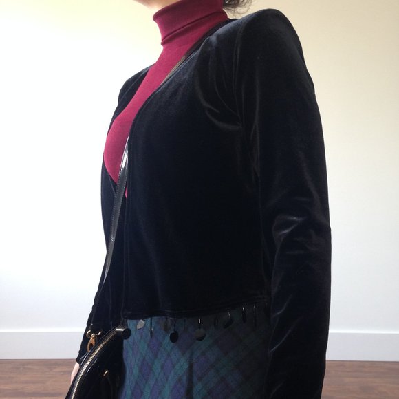 Reitmans - Black Velvet Vest With Fringe - Picture 11 of 14